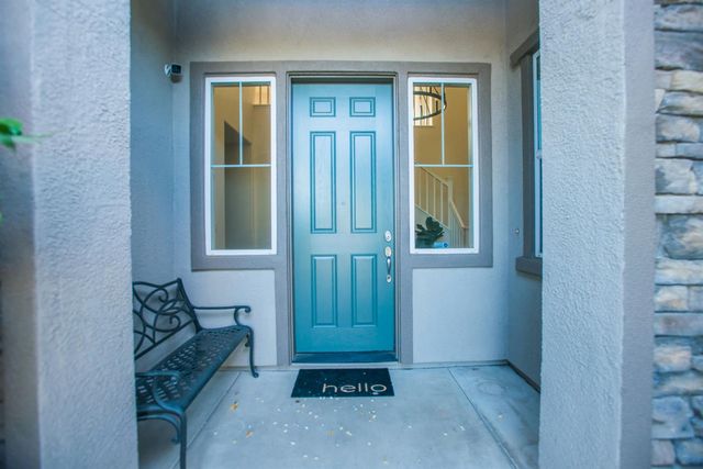 9924 Sintra Way, Elk Grove, CA 95757