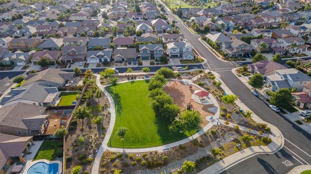 9924 Sintra Way, Elk Grove, CA 95757