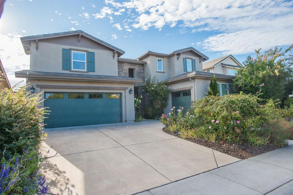 9924 Sintra Way, Elk Grove, CA 95757