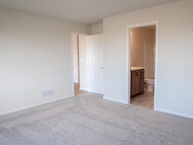 6721 14 Street S, Fargo, ND 58104