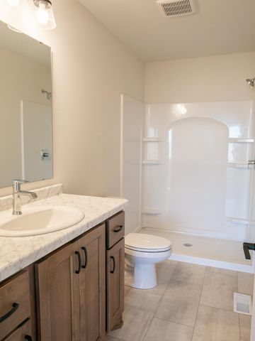 6721 14 Street S, Fargo, ND 58104