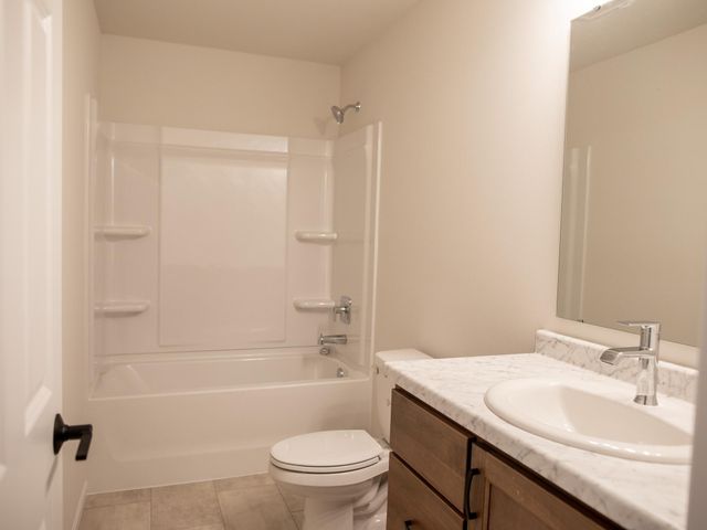 6721 14 Street S, Fargo, ND 58104