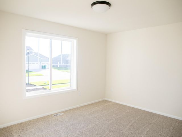 6721 14 Street S, Fargo, ND 58104