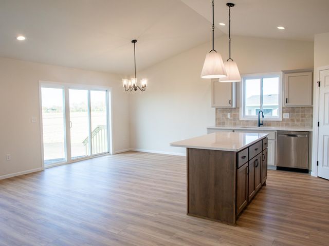 6721 14 Street S, Fargo, ND 58104