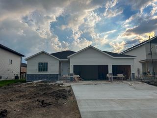 6721 14 Street S, Fargo, ND 58104