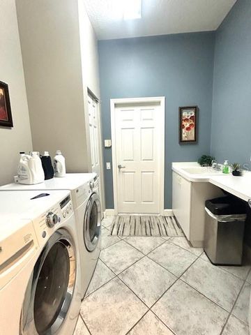 8701 52ND AVENUE E, Bradenton, FL 34211