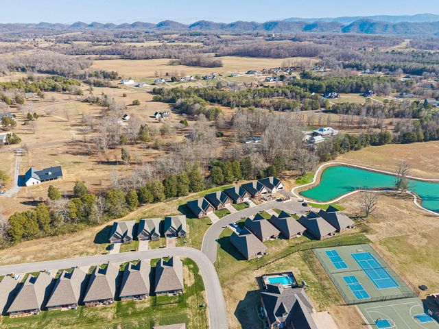 219 Lake View Point, Englewood, TN 37329