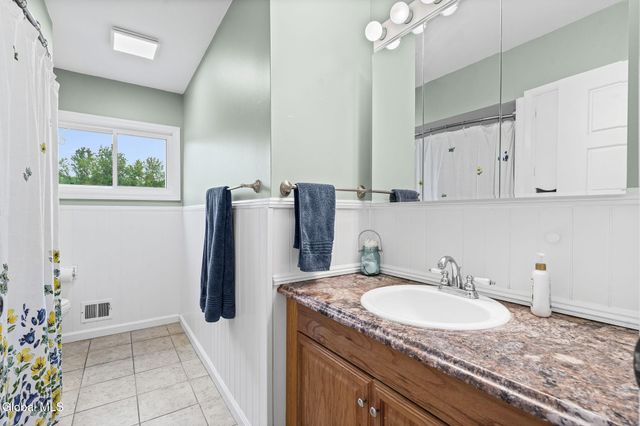 21 Jane Drive, Schenectady, NY 12302