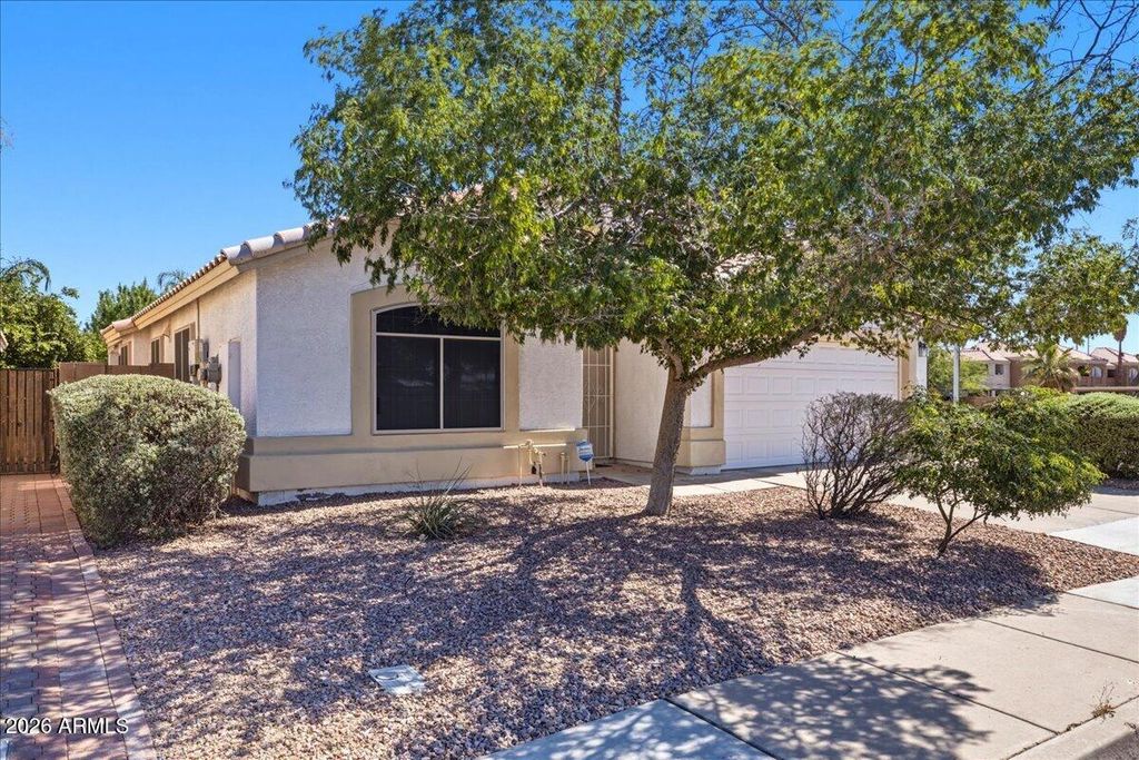 611 E SHANNON Street, Chandler, AZ 85225