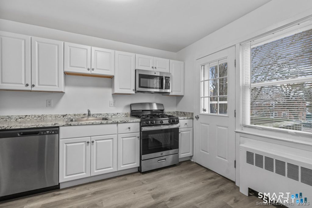 29 Hamilton Court D, Stamford, CT 06902