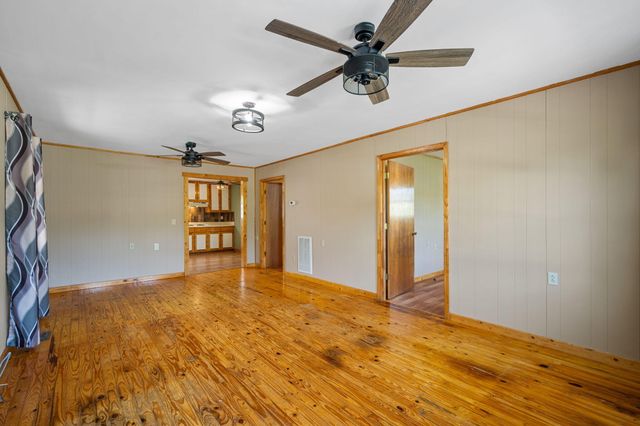 110 School House Hill Street, Copperhill, TN 37317