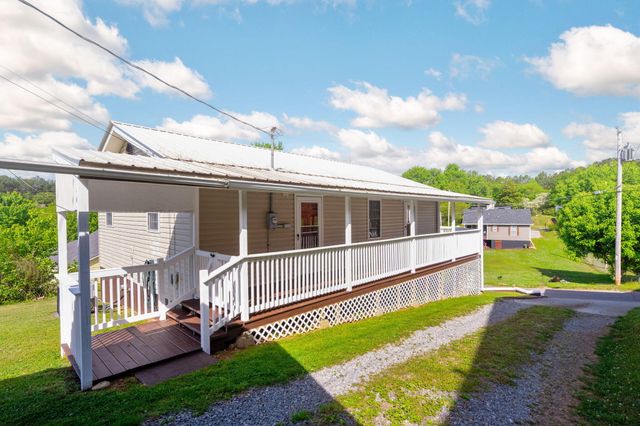 110 School House Hill Street, Copperhill, TN 37317