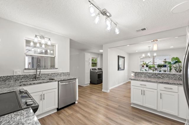 3834 EDIDIN Drive, Jacksonville, FL 32277