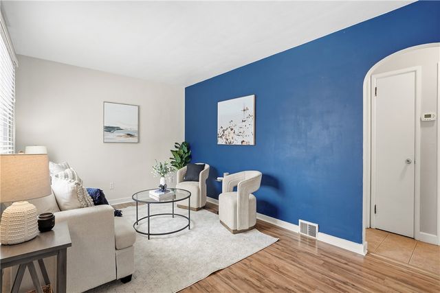 523 Thomas St, Plum Boro, PA 15239