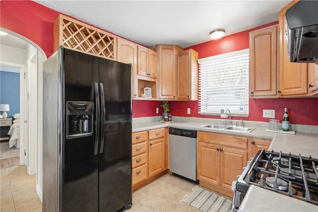 523 Thomas St, Plum Boro, PA 15239