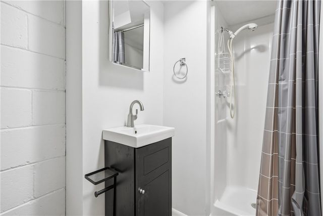 523 Thomas St, Plum Boro, PA 15239