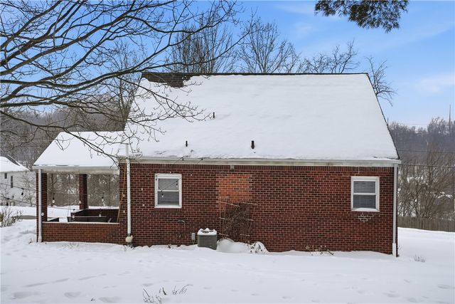 523 Thomas St, Plum Boro, PA 15239