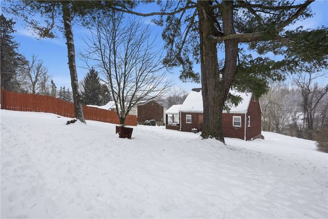 523 Thomas St, Plum Boro, PA 15239