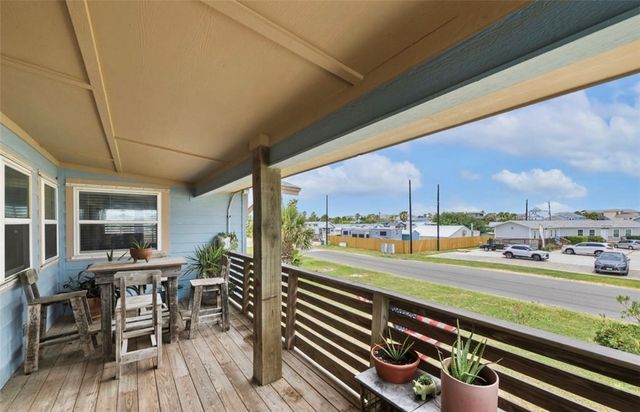 424 Trojan St, Port Aransas, TX 78373