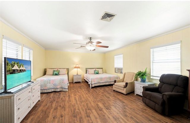 424 Trojan St, Port Aransas, TX 78373