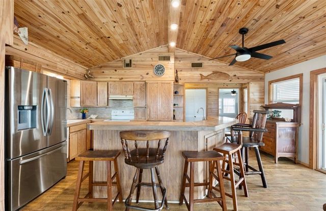 424 Trojan St, Port Aransas, TX 78373
