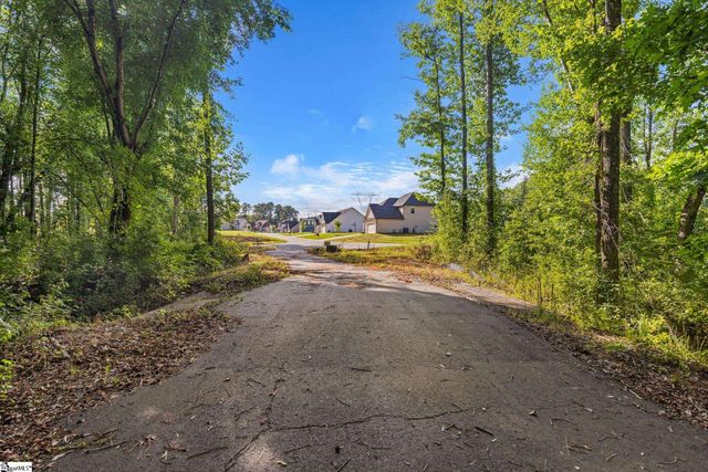 121 Carolina Drive, Piedmont, SC 29673