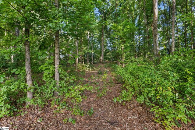 121 Carolina Drive, Piedmont, SC 29673