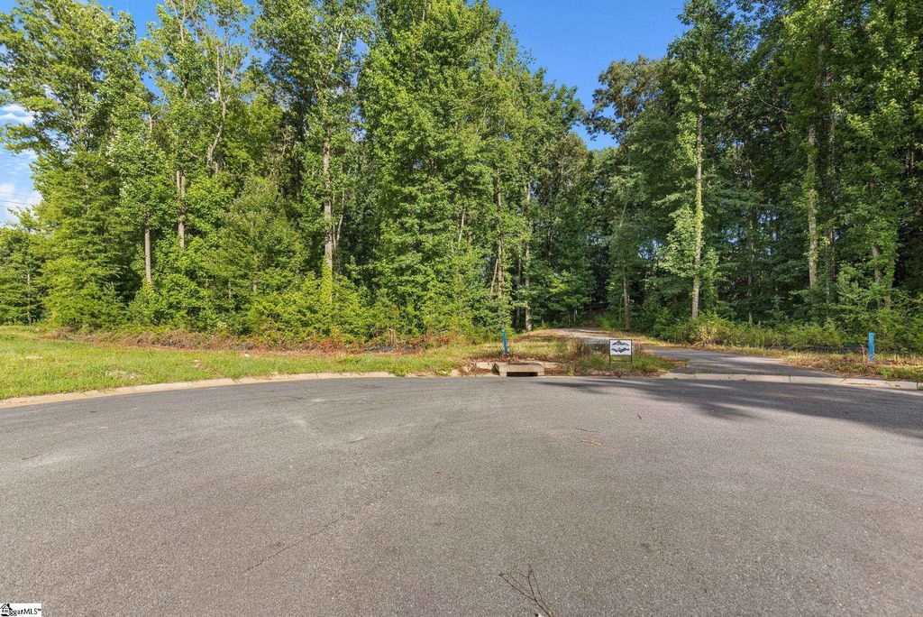 121 Carolina Drive, Piedmont, SC 29673