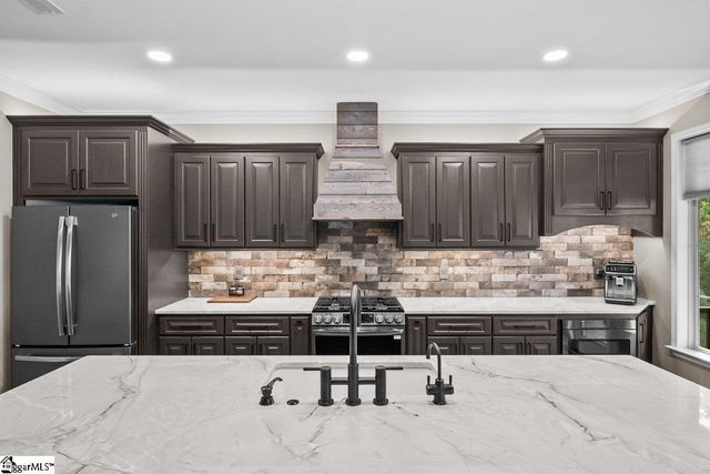 383 Island Green Lane, Inman, SC 29349