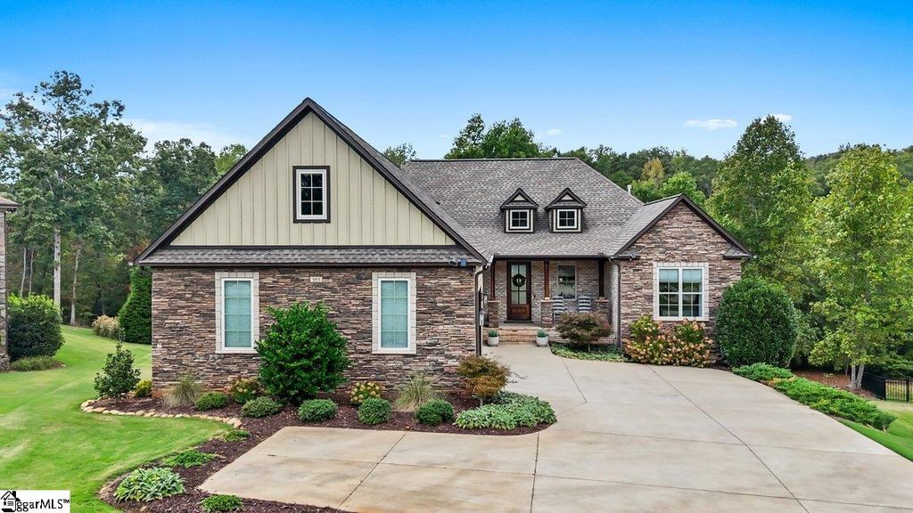 383 Island Green Lane, Inman, SC 29349