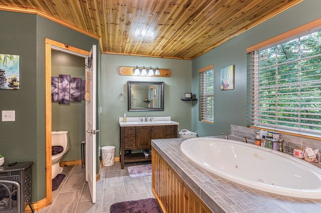 140 Kathryn Circle, Murphy, NC 28906