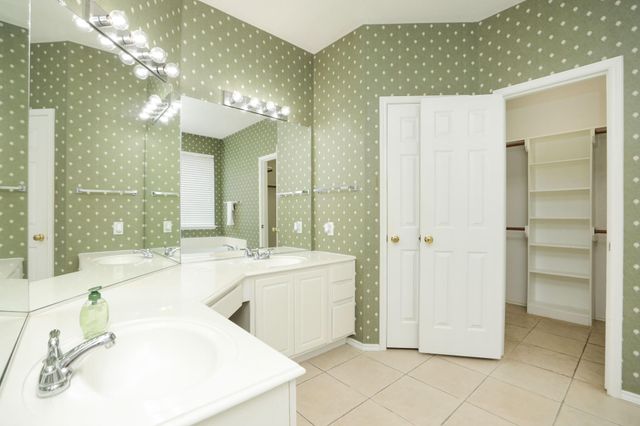 12115 Canyon Glen Drive, Houston, TX 77095