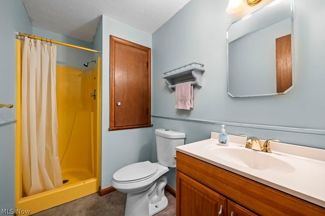 16741 Indian Hollow Road, Grafton, OH 44044