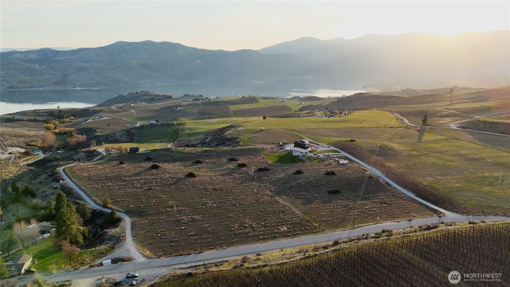 29 Nora Lane, Chelan, WA 98816