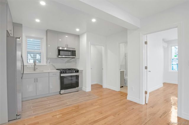 25 Walnut Street, New Rochelle, NY 10801