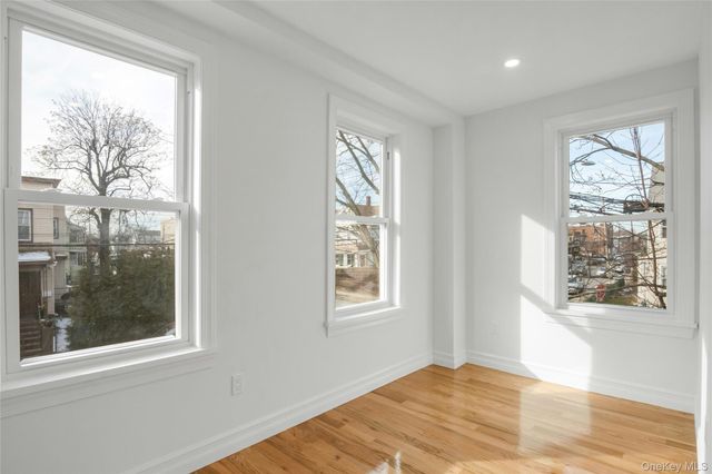 25 Walnut Street, New Rochelle, NY 10801