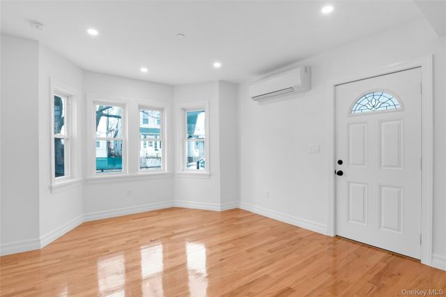 25 Walnut Street, New Rochelle, NY 10801