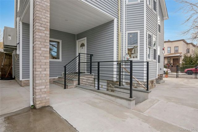 25 Walnut Street, New Rochelle, NY 10801