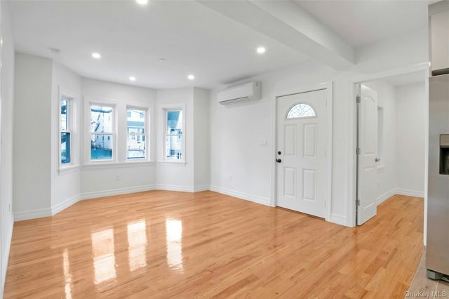 25 Walnut Street, New Rochelle, NY 10801