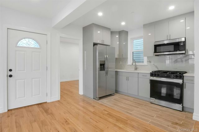 25 Walnut Street, New Rochelle, NY 10801