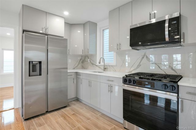 25 Walnut Street, New Rochelle, NY 10801