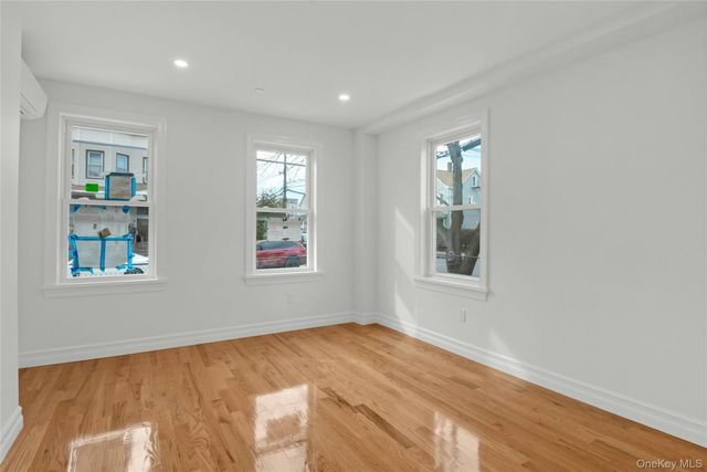 25 Walnut Street, New Rochelle, NY 10801