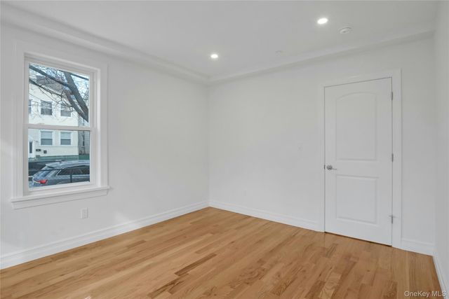 25 Walnut Street, New Rochelle, NY 10801