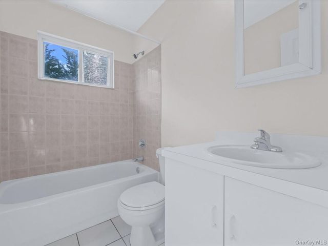 610 Windmill Avenue, West Babylon, NY 11704