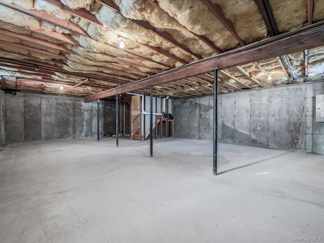 610 Windmill Avenue, West Babylon, NY 11704