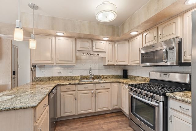 6619 Courtney Drive, Oak Forest, IL 60452