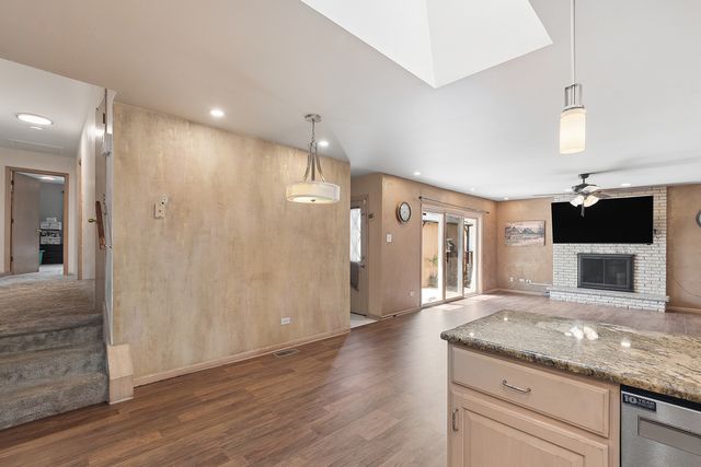 6619 Courtney Drive, Oak Forest, IL 60452
