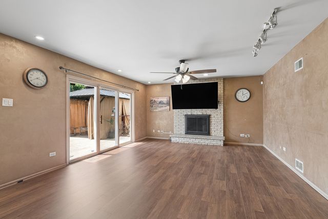 6619 Courtney Drive, Oak Forest, IL 60452