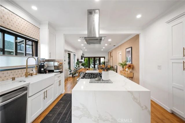 1350 Carlton Drive, Glendale, CA 91205