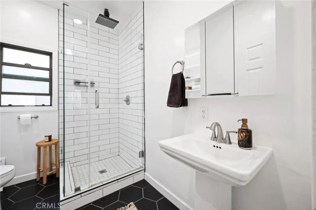 1350 Carlton Drive, Glendale, CA 91205